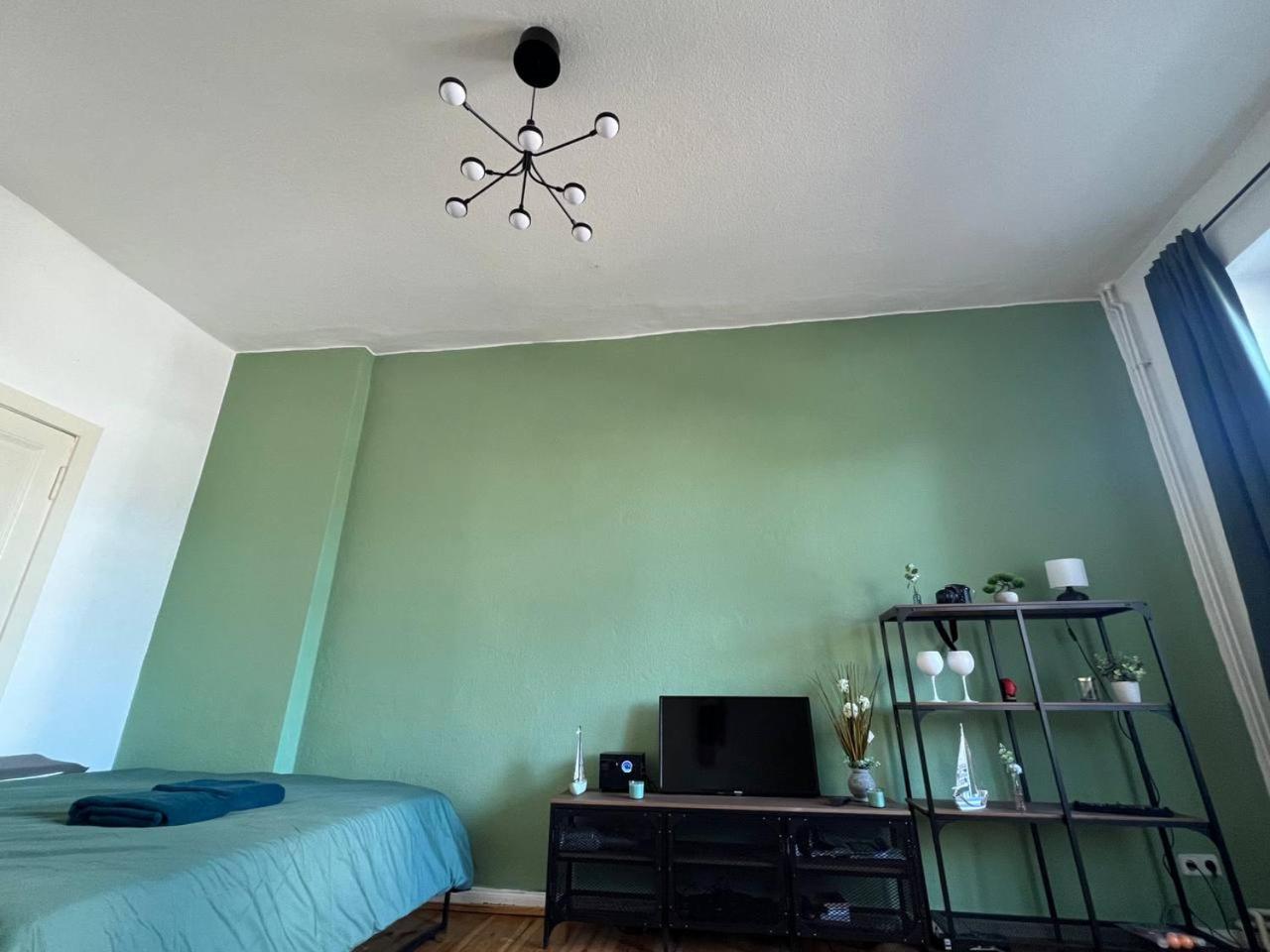 Stylish 2-Room Apartment With Balcony Next To East Side Gallery Berlín Exterior foto