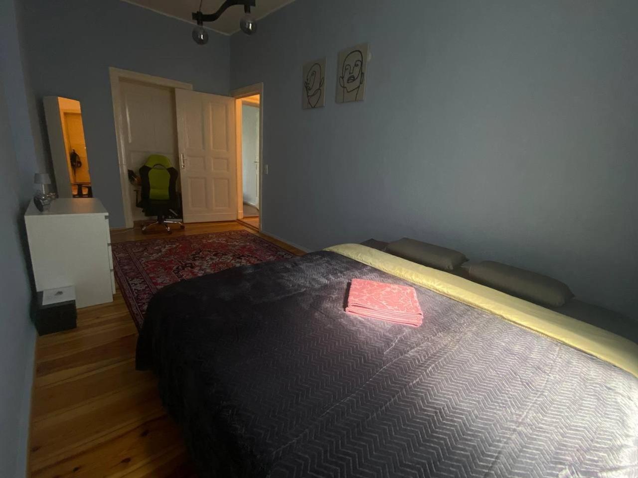 Stylish 2-Room Apartment With Balcony Next To East Side Gallery Berlín Exterior foto